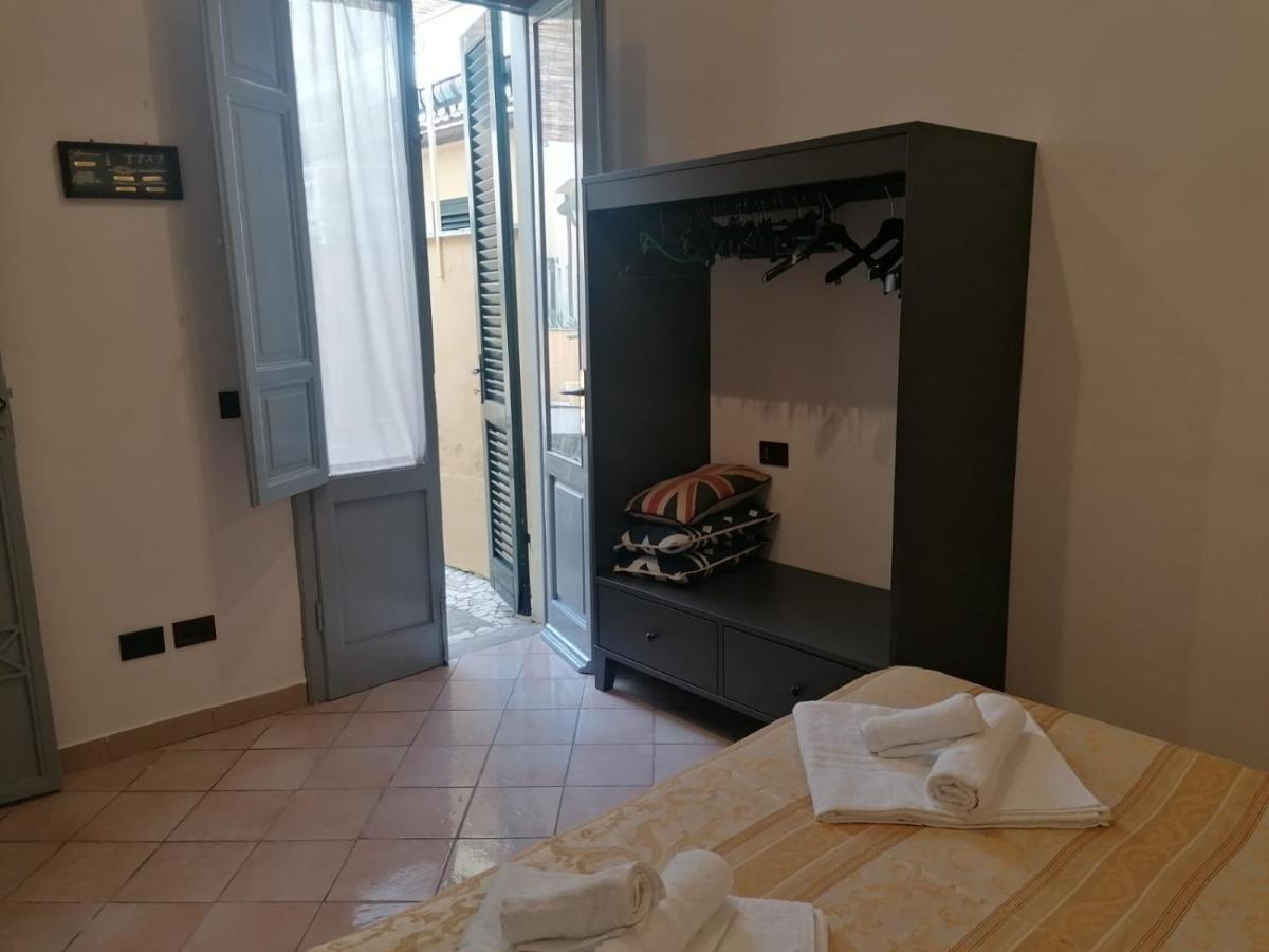 La Casina Giramondo Di Ele Viareggio Buitenkant foto