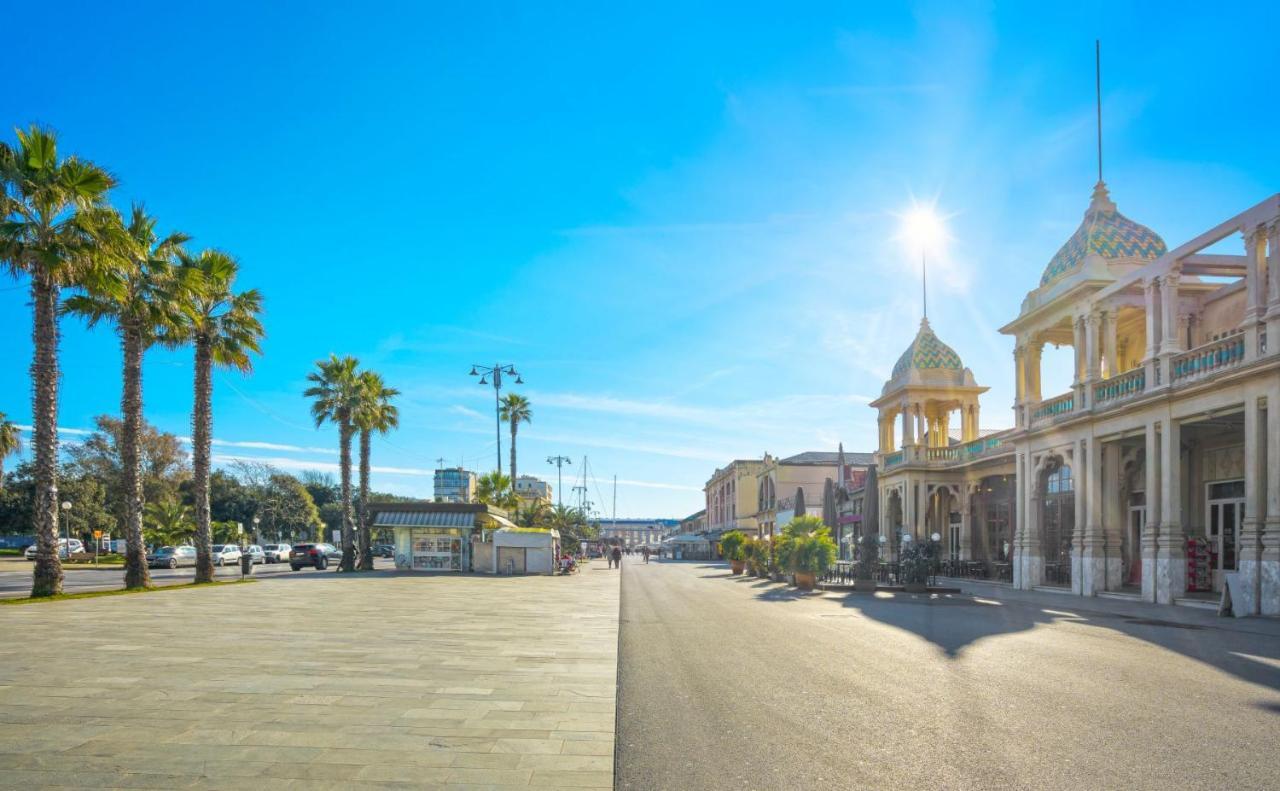 La Casina Giramondo Di Ele Viareggio Buitenkant foto