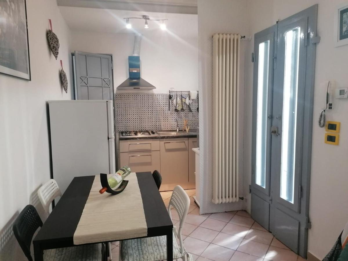 La Casina Giramondo Di Ele Viareggio Buitenkant foto